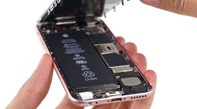 EU Proposal Could Make Smartphone Batteries Replaceable Again