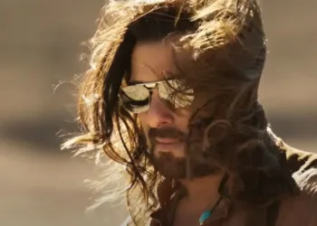 via- https://www.hindustantimes.com/entertainment/bollywood/kisi-ka-bhai-kisi-ki-jaan-teaser-salman-khan-s-full-of-swag-in-1st-clip-watch-101662357194875.html