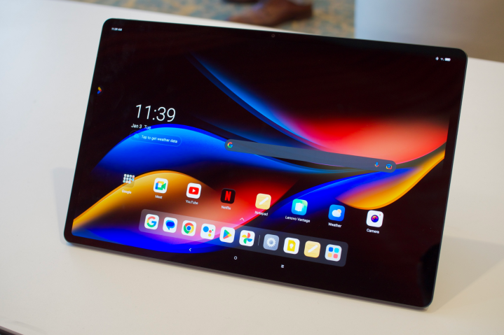 Lenovo Launches its new Tab Extreme with 14.5-inch OLED Display at the CES 2023