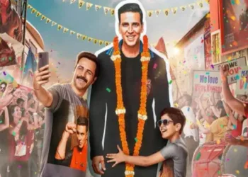 via- https://economictimes.indiatimes.com/news/new-updates/selfiee-trailer-out-akshay-kumar-and-emraan-hashmis-face-off-will-keep-you-hooked-to-your-seats/articleshow/97230439.cms