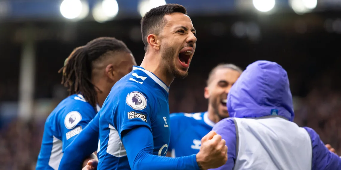 Dwight McNeil Everton