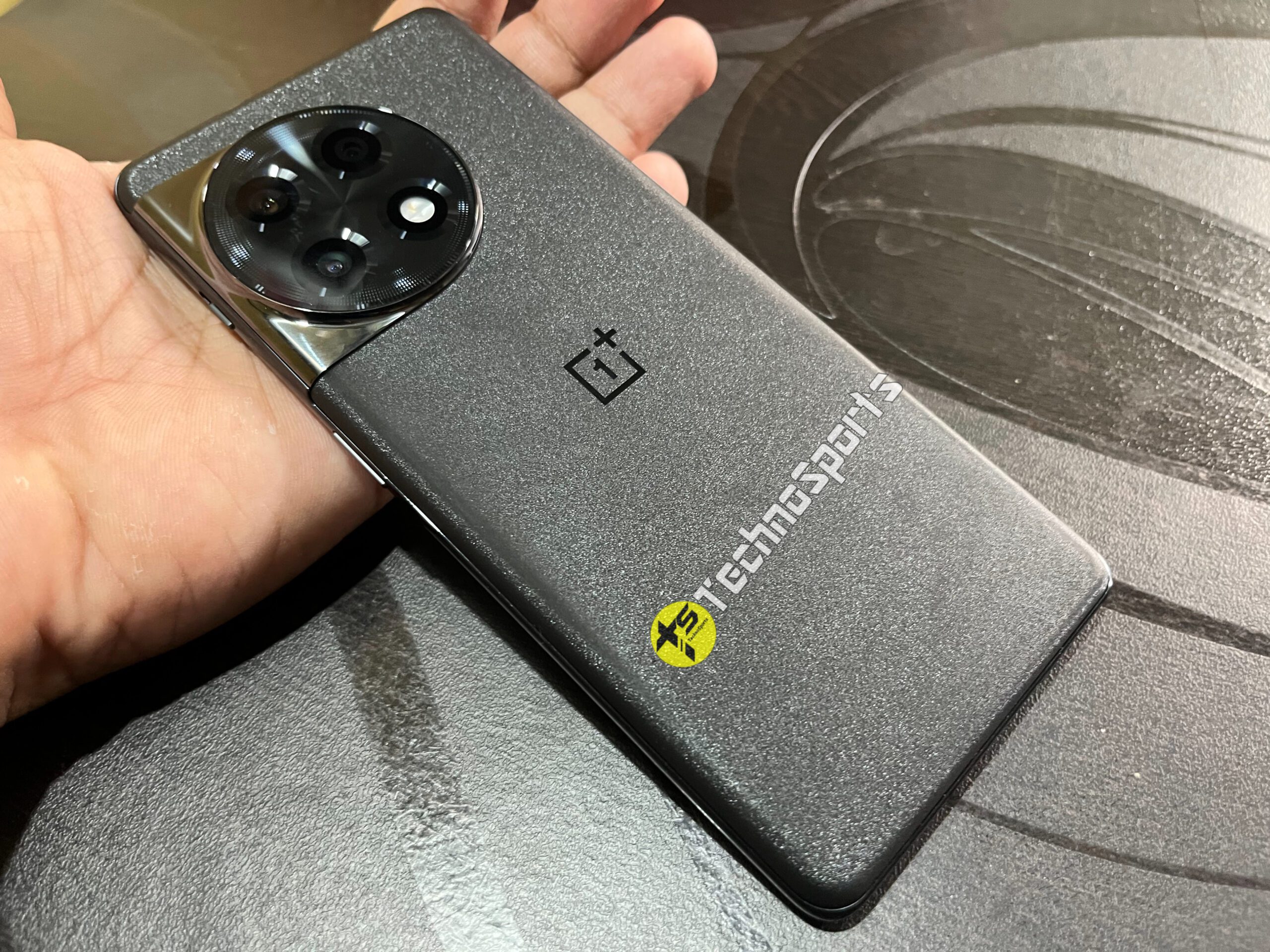 OnePlus 11 gets new OxygenOS update: Brings June 2023 security patch