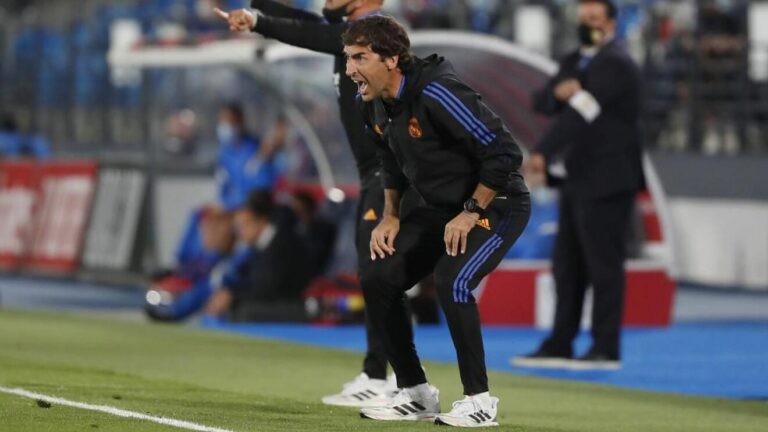 Raul Gonzalez turns down the managerial post of Leeds United