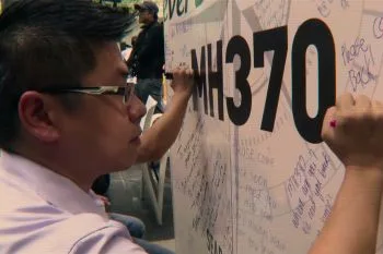 via- https://www.womanandhome.com/life/news-entertainment/netflix-drops-trailer-for-new-docu-series-mh370-the-plane-that-disappeared-and-its-seriously-chilling/