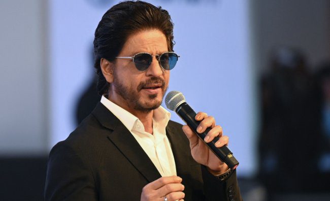 via- https://www.deccanherald.com/dh-galleries/photos/in-pics-richest-actors-in-the-world-srk-only-indian-among-top-8-1180250