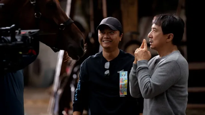 rido RIDE ON: Jackie Chan Collaborates with a Brown Horse for Incredible Action-Comedy Sequence