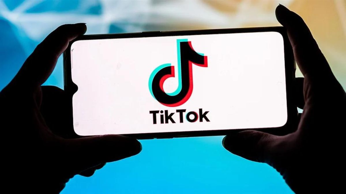 Bill allowing Biden to ban TikTok is approved by a U.S. House panel