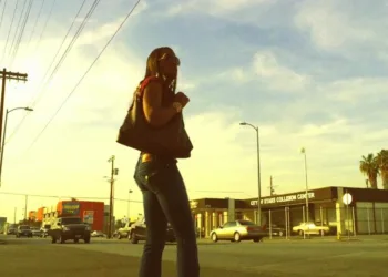 via- https://film-grab.com/2020/01/15/tangerine/