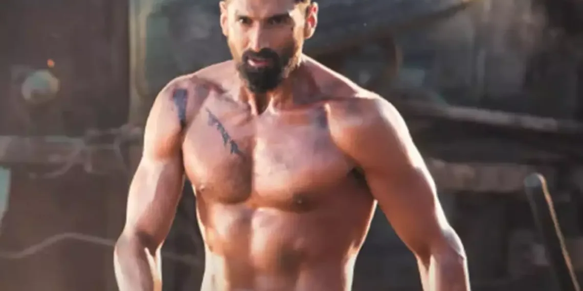 via- https://newindian.in/web-stories/aditya-roy-kapoor-mrunal-thakurs-gumrah-teaser-out-details-inside/