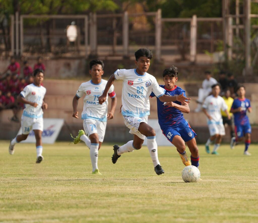 WhatsApp Image 2023 04 26 at 21.22.14 Jamshedpur U15s lift JSW Youth Cup trophy after 6-0 win over Bengaluru FC