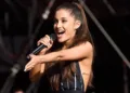 via- https://www.billboard.com/music/music-news/ariana-grande-body-image-ariel-winter-6746395/