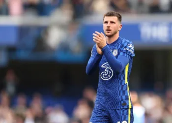 LONDON, ENGLAND - APRIL 24: Mason Mount of Chelsea at full time of the Premier League match between Chelsea and West Ham United at Stamford Bridge on April 24, 2022 in London, United Kingdom. (Photo by James Williamson - AMA/Getty Images)
