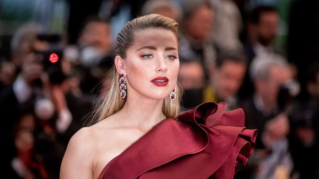 am2 Glamorous Amber Heard Age, Height, Bio, Career, Net Worth, Income, and Family in 2024