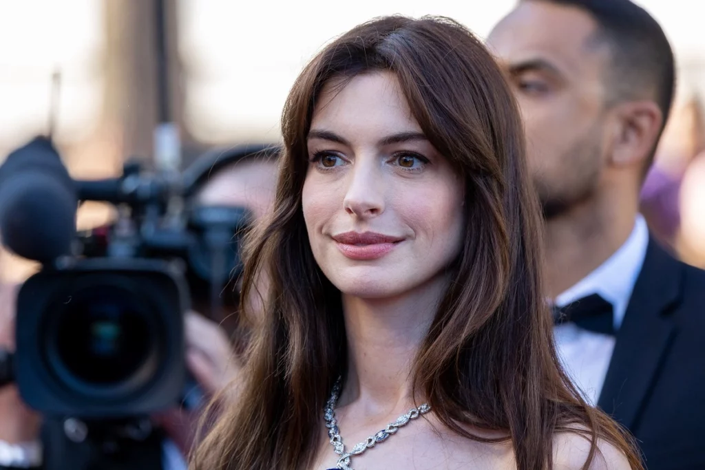 ann3 Magnificent Anne Hathway Height, Age, Bio, Career, Income, and Family in 2024