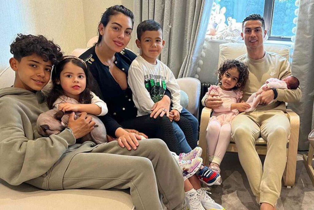 c9 Legendary Cristiano Ronaldo Net Worth in Rupees, Height, Age, Bio, Income, and Family in 2024