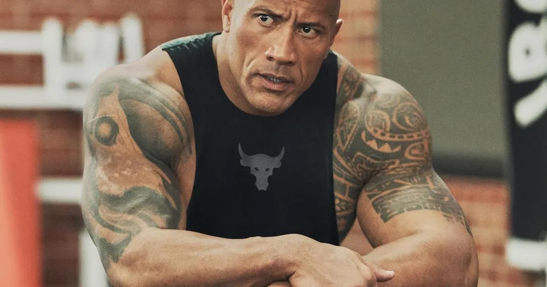 via- https://www.menshealth.com/fitness/a34464540/the-rock-dwayne-johnson-back-workout-lat-pulldown/