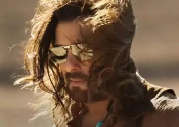 via- https://m.economictimes.com/news/new-updates/kisi-ka-bhai-kisi-ki-jaan-teaser-of-salman-khans-film-to-release-on-big-screens-along-with-shah-rukh-khans-pathaan/articleshow/97257290.cms