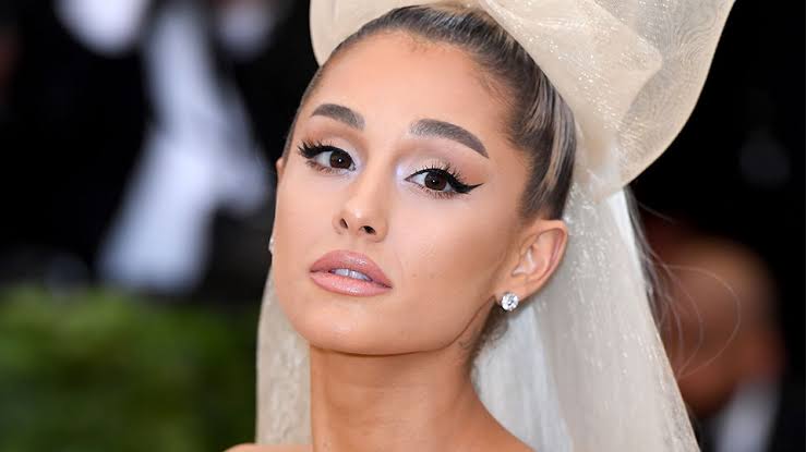 ae1 Gorgeous Ariana Grande Height, Age, Bio, Career, Income, and Family in 2024