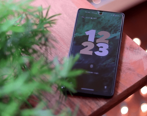 image 256 Android 14 Beta 3: Exploring Customizable Lock Screen Clocks and Shortcuts