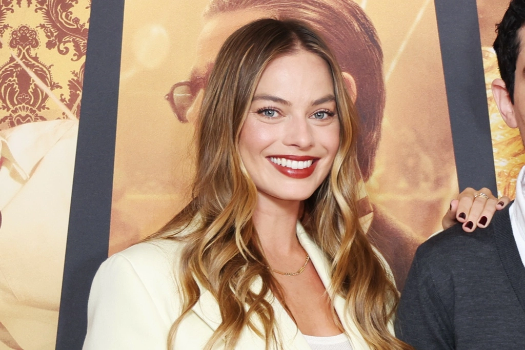 mar3 Spectacular Margot Robbie Age, Height, Career, Bio, Net Worth, New Film, and Family in 2024