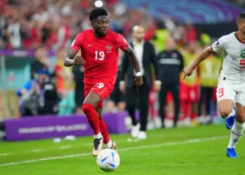 Alphonso Davies REVEALS! Bayern Munich signed him replacing Arjen Robben in attack but seems "unhappy" now
