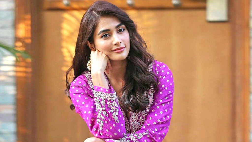 poo Magnificent Pooja Hegde Age, Bio, Height, Weight, Net Worth, Career, and Family in 2024