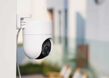 EZVIZ H8c Pan & Tilt Camera