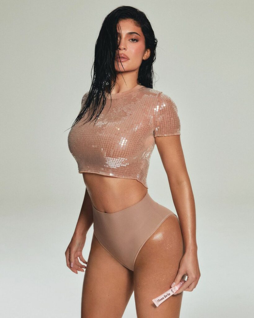 Snapinsta.app 364271664 268375512581649 3463016999737646546 n 1024 Kylie Jenner Net Worth, Career, Assets, Achievements, and Family in 2024