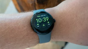Google Pixel Watch 2 vs Apple Watch Series 9