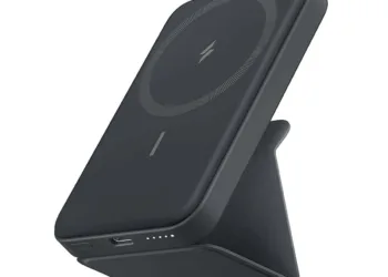 Anker MagGo 622: The Ultimate MagSafe Power Bank with a Built-In Stand