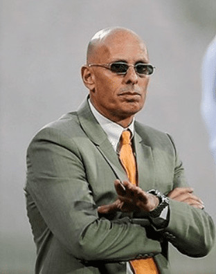 F7ReX2faIAAWDaQ Stephen Constantine Takes the Helm: New Head Coach for Pakistan's National Football Team