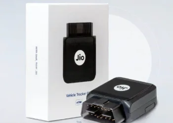 JioMotive Plug-and-Play Vehicle 4G GPS Tracker