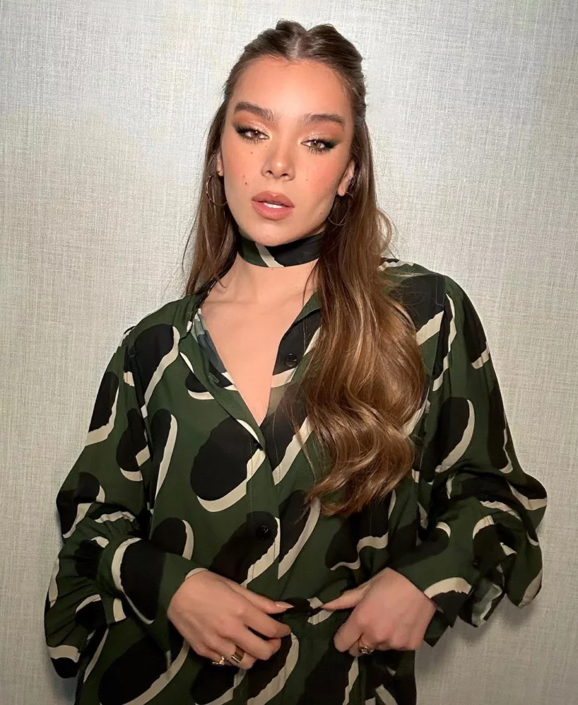 349001114 554158703548196 1629405378775381893 n Spectacular Hailee Steinfeld Age, Height, Career, Bio, Income, and Family in 2024