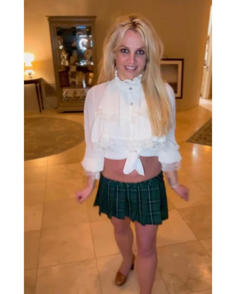 404326986 1154901258726377 58633314445581035 n Magnificent Britney Spears Height, Age, Career, Net Worth, and Family in 2024