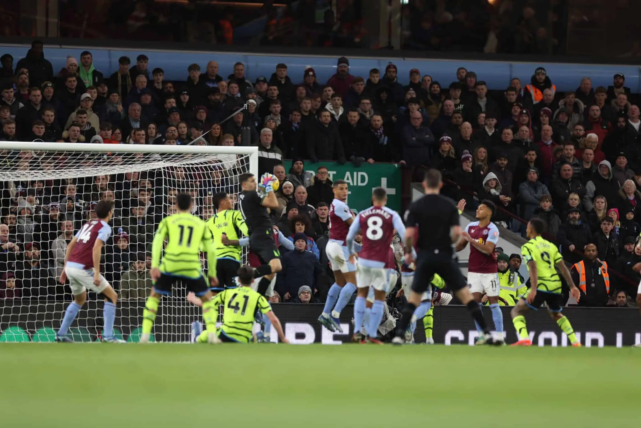 GA77_O1XQAA0DNw Aston Villa vs Arsenal Aston Villa vs Arsenal