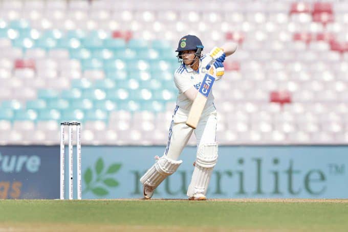 GBdJZNRboAAAJRb IND vs ENG : India Women Make Cricket History with 347-Run Victory in IND vs ENG Women's Test!