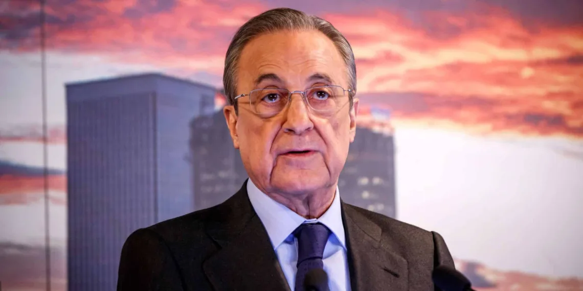 MADRID, SPAIN - DECEMBER 17: (BILD ZEITUNG OUT) president Florentino Perez of Real Madrid looks on during the training session of Real Madrid on December 17, 2019 in Madrid, Spain. (Photo by TF-Images/Getty Images)