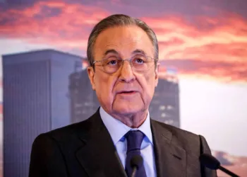 MADRID, SPAIN - DECEMBER 17: (BILD ZEITUNG OUT) president Florentino Perez of Real Madrid looks on during the training session of Real Madrid on December 17, 2019 in Madrid, Spain. (Photo by TF-Images/Getty Images)