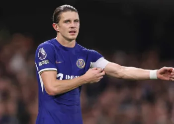 LONDON, ENGLAND - OCTOBER 02: Conor Gallagher of Chelsea looks on during the Premier League match between Fulham FC and Chelsea FC at Craven Cottage on October 02, 2023 in London, England. (Photo by Ryan Pierse/Getty Images)