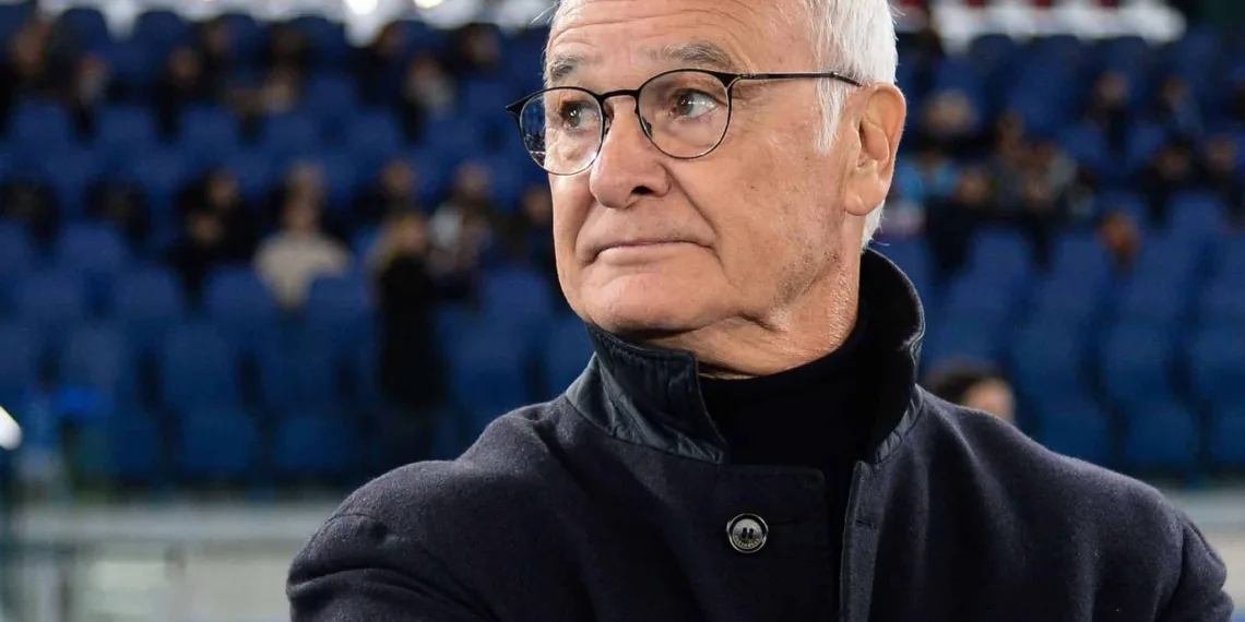 ROME, ITALY - DECEMBER 02: Claudio Ranieri head coach of Cagliari Calcio gestures during the Serie A TIM match between SS Lazio and Cagliari Calcio at Stadio Olimpico on December 02, 2023 in Rome, Italy. (Photo by Silvia Lore/Getty Images)