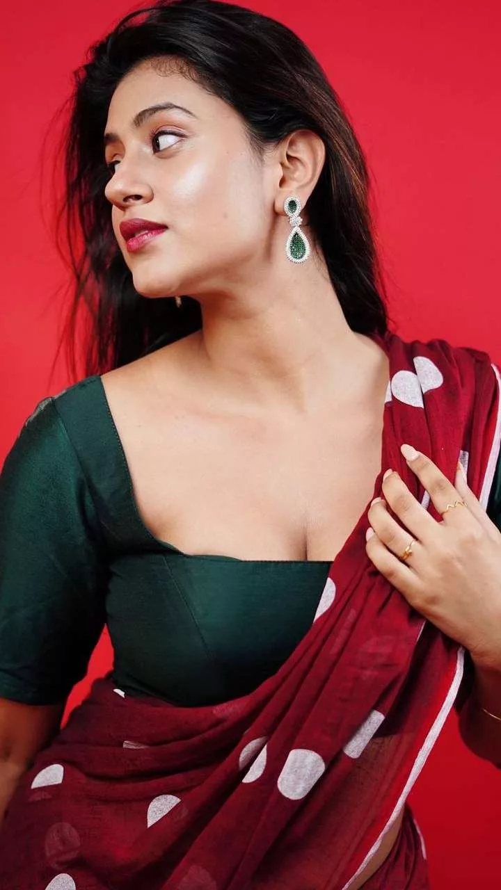 311014737 1475021852971797 4611810427846573306 n 1670950212 jpeg অঞ্জলি অরোরা হট ছবি: হট ফটোগুলির একটি অত্যাশ্চর্য তালিকা