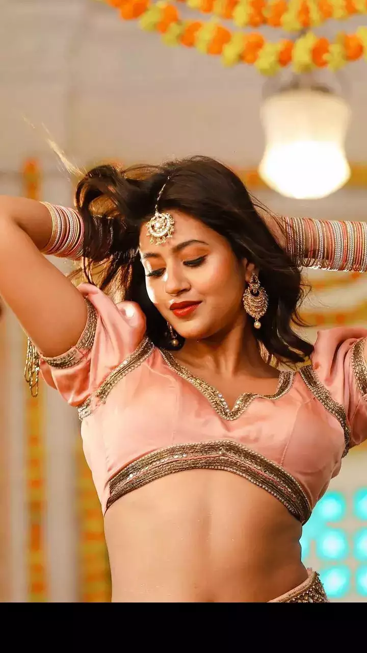 96519975 অঞ্জলি অরোরা হট ছবি: হট ফটোগুলির একটি অত্যাশ্চর্য তালিকা