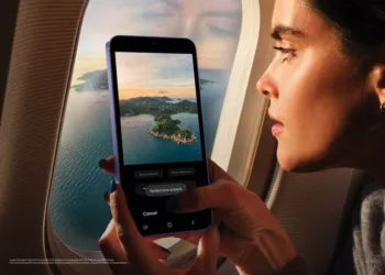 Galaxy AI completely transforms the iconic S24 series smartphones with barrier-free communication