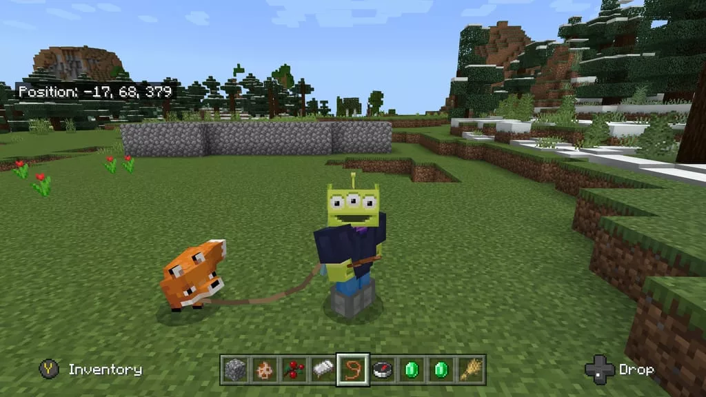 tame a fox in Minecraft