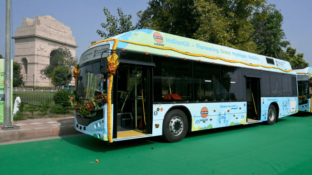 Electric buses vs Hydrogen buses: which is more viable in 2024?