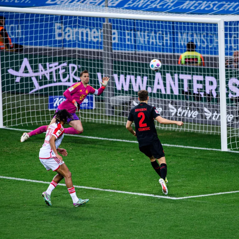 Bayer Leverkusen 3-0 Bayern Munich: Die Werkself seal 5-point advantage at Bundesliga summit