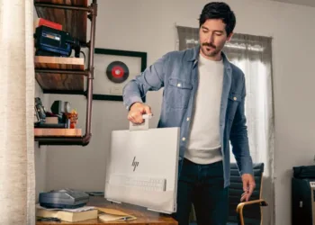 Embrace the Future of Flexibility with HP Envy Move 23.8-inch All-in-One PC in India