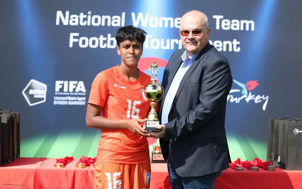Manisha Kalyan Receiving the Best Midfielder Award in Turkish Womens Cup Image Credits AIFF jpg Indian Women's Football Team Lose in The Finals of Turkish Women’s Cup