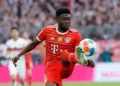 FILE PHOTO: Soccer Football - Bundesliga - Bayern Munich v VfB Stuttgart - Allianz Arena, Munich, Germany - May 8, 2022  Bayern Munich's Alphonso Davies in action REUTERS/Heiko Becker/File Photo