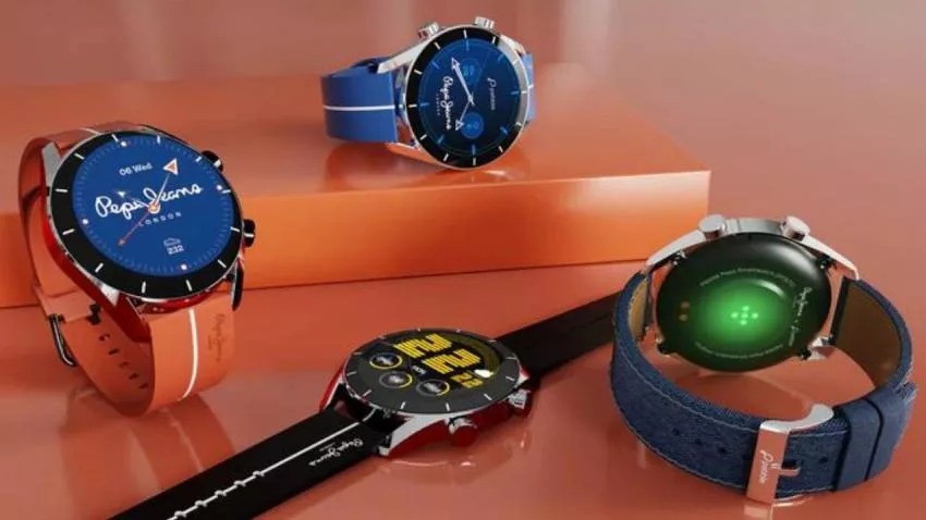 This Valentine's Day electrify your partner with Pebble smartwatches